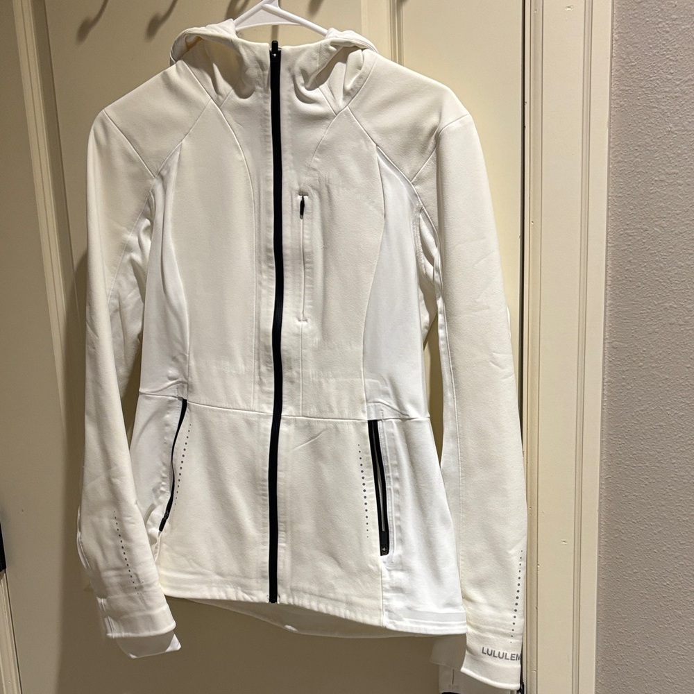 Lululemon (8)  Cross Chill Jacket